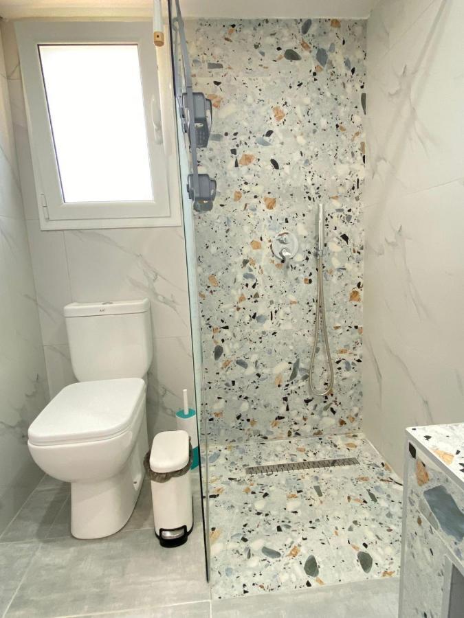 Areti Rooms Hotel Himare Exteriör bild