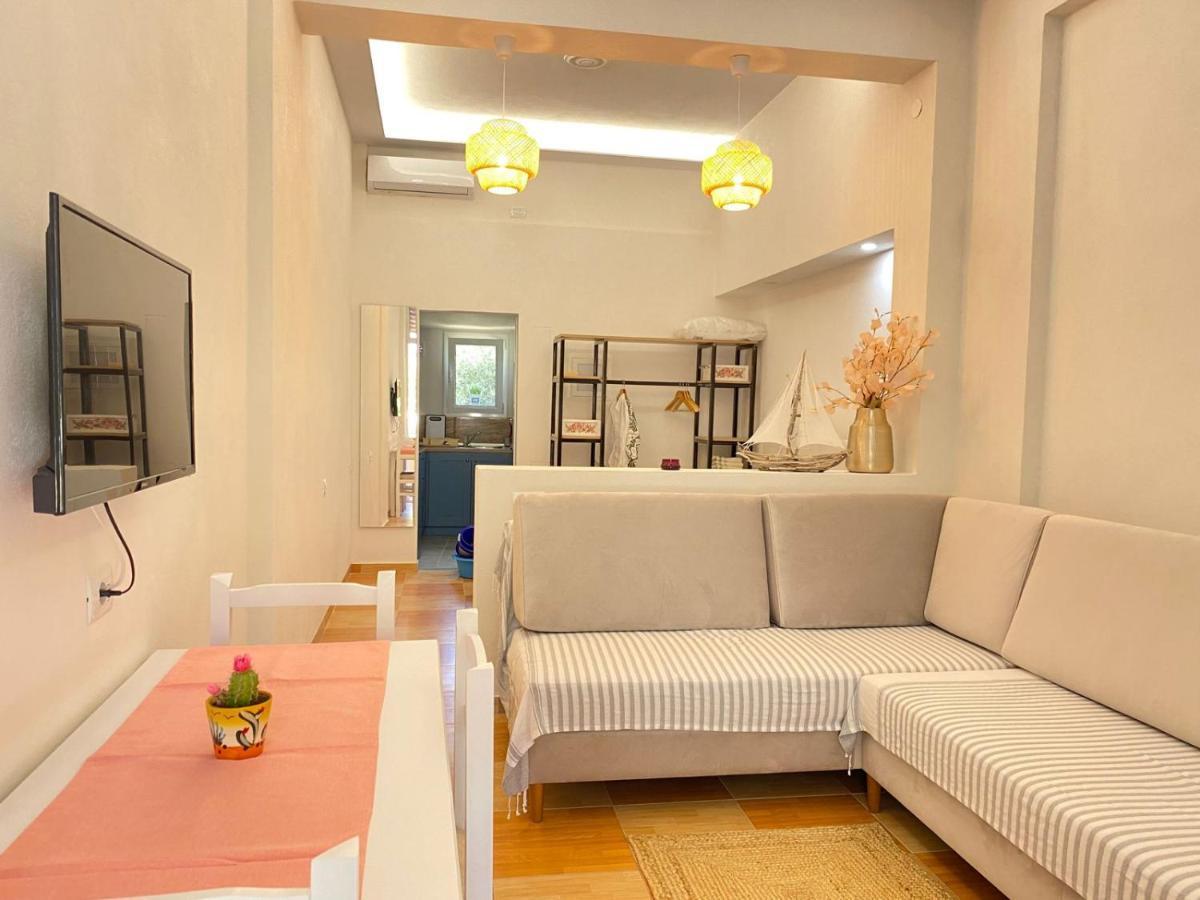 Areti Rooms Hotel Himare Exteriör bild
