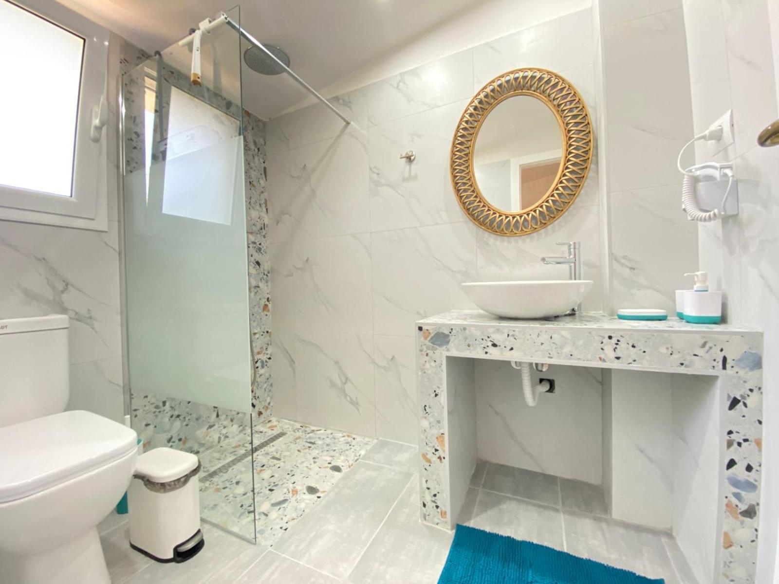 Areti Rooms Hotel Himare Exteriör bild