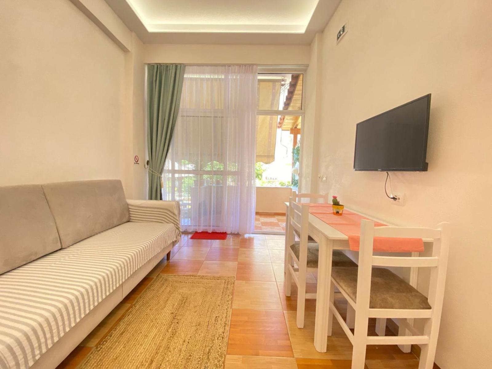 Areti Rooms Hotel Himare Exteriör bild