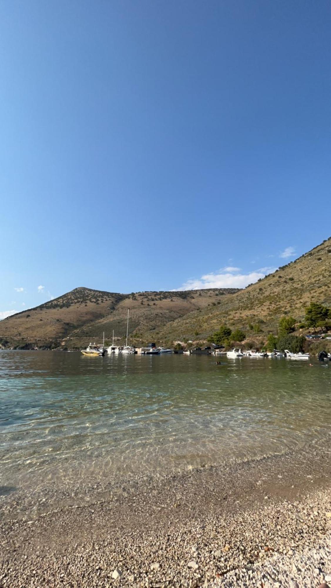 Areti Rooms Hotel Himare Exteriör bild